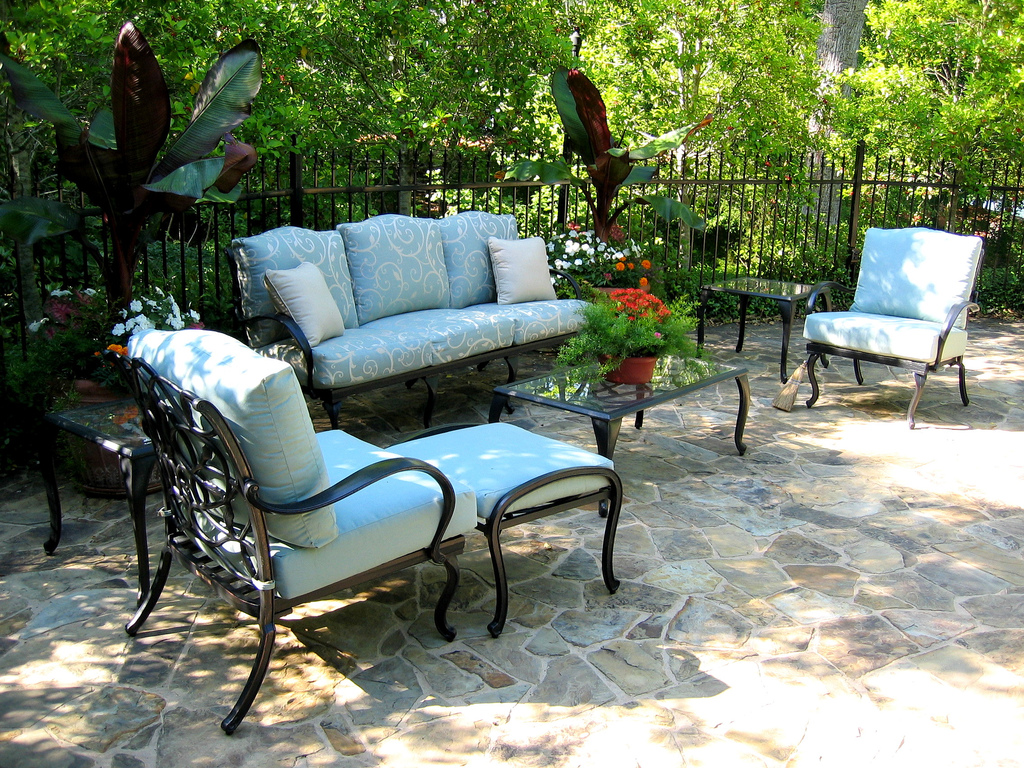 Metal Outdoor Furniture, How To Protect Metal Outdoor Furniture